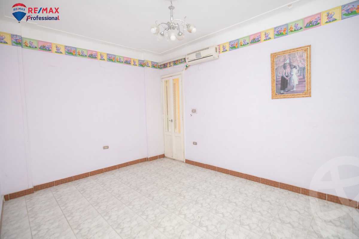 https://aqarmap.com.eg/ar/listing/4189590-for-sale-alexandria-bolekly-abdel-hamid-al-abdi-st