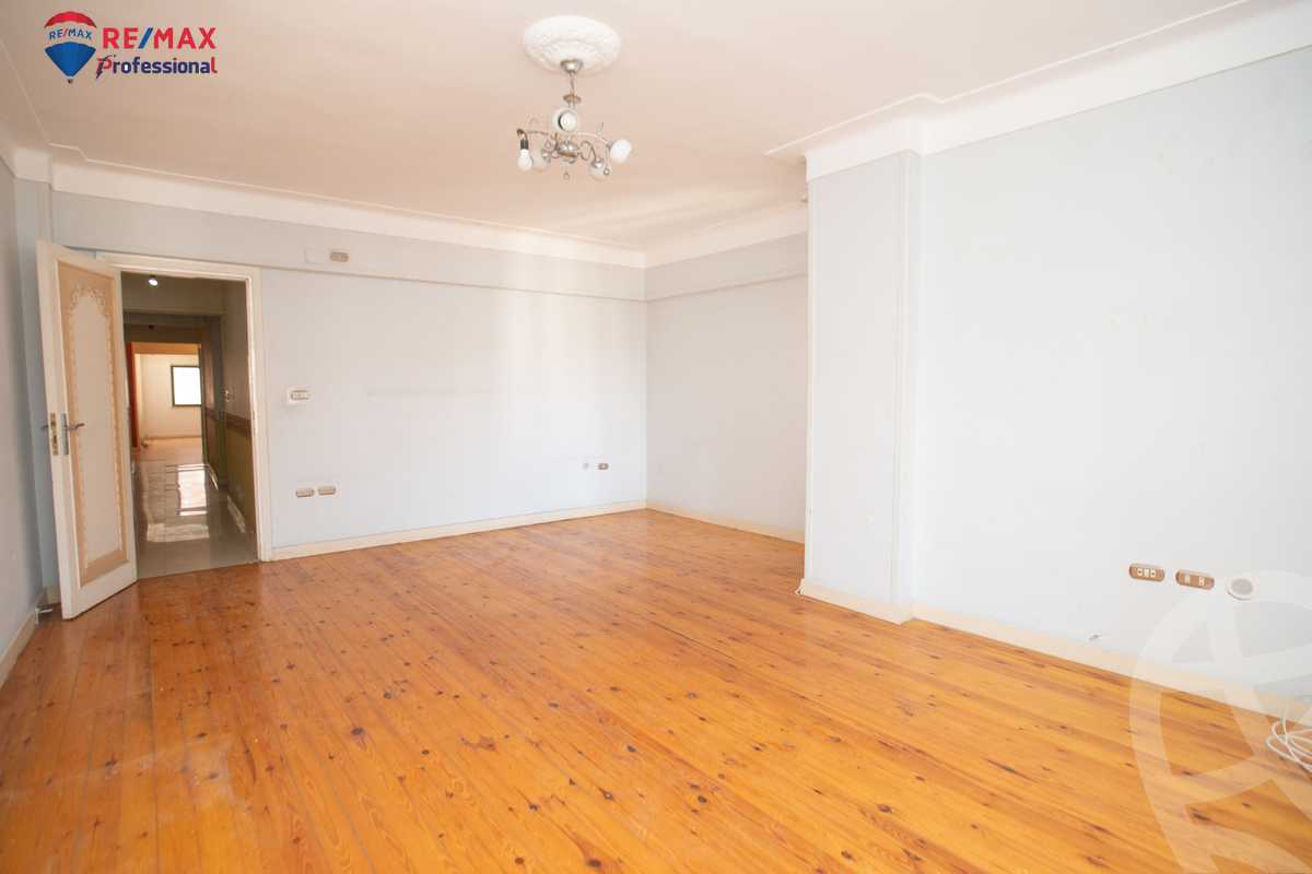 https://aqarmap.com.eg/en/listing/4196618-for-sale-alexandria-bolekly-abdel-hamid-al-abdi-st