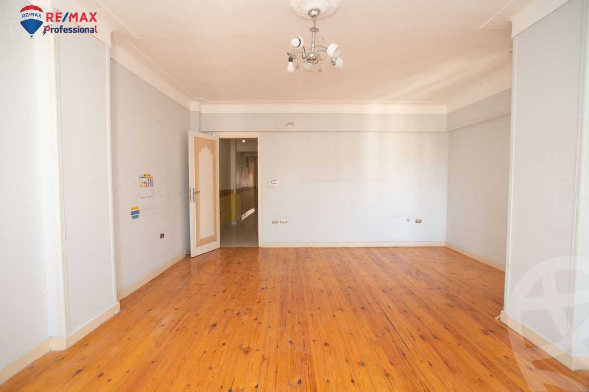 https://aqarmap.com.eg/en/listing/4196820-for-sale-alexandria-bolekly-abdel-hamid-al-abdi-st