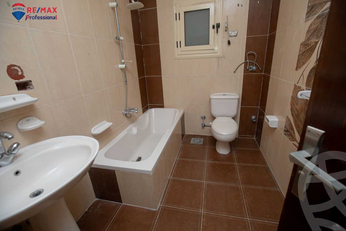 https://aqarmap.com.eg/en/listing/4204320-for-sale-alexandria-glim-shr-ljysh