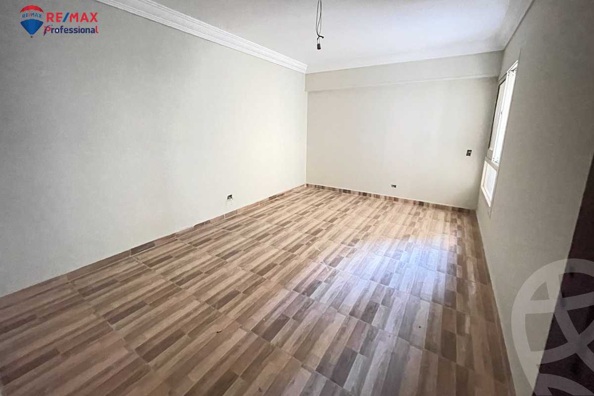 https://aqarmap.com.eg/en/listing/4210208-for-rent-alexandria-smouha-elshohada-square-rd