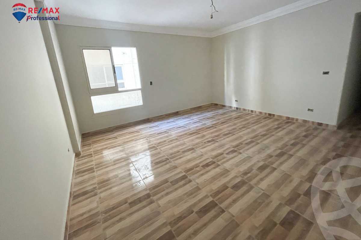 https://aqarmap.com.eg/en/listing/4210208-for-rent-alexandria-smouha-elshohada-square-rd