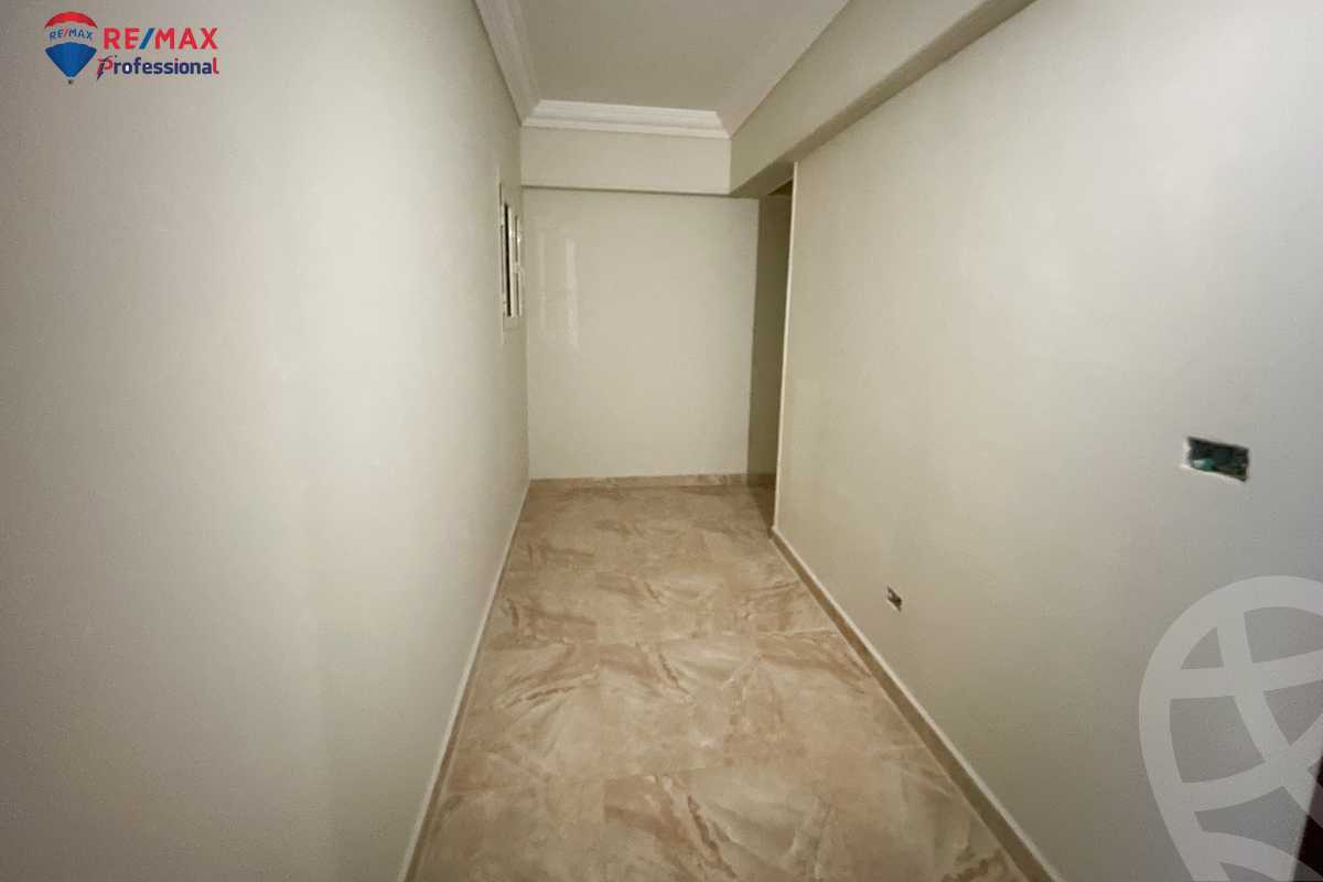 https://aqarmap.com.eg/en/listing/4210208-for-rent-alexandria-smouha-elshohada-square-rd