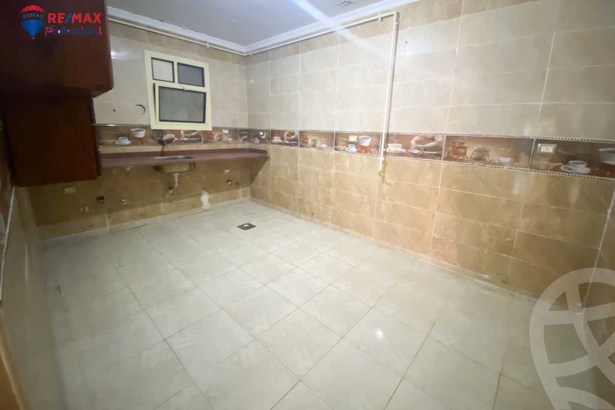 https://aqarmap.com.eg/en/listing/4218538-for-rent-alexandria-roshdy