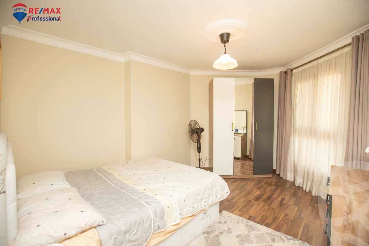 https://aqarmap.com.eg/ar/listing/4221330-for-sale-alexandria-el-montazah-compounds-royal-plaza-compound-al-halawany