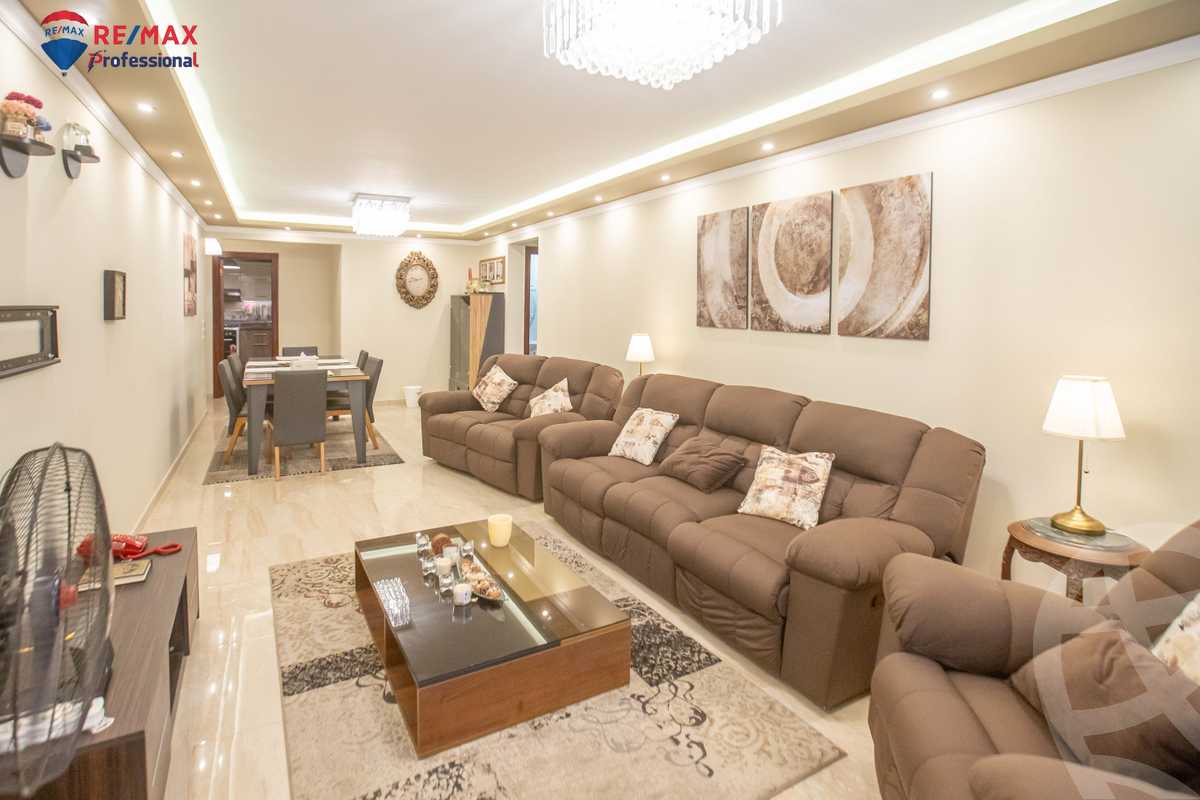 https://aqarmap.com.eg/ar/listing/4221330-for-sale-alexandria-el-montazah-compounds-royal-plaza-compound-al-halawany