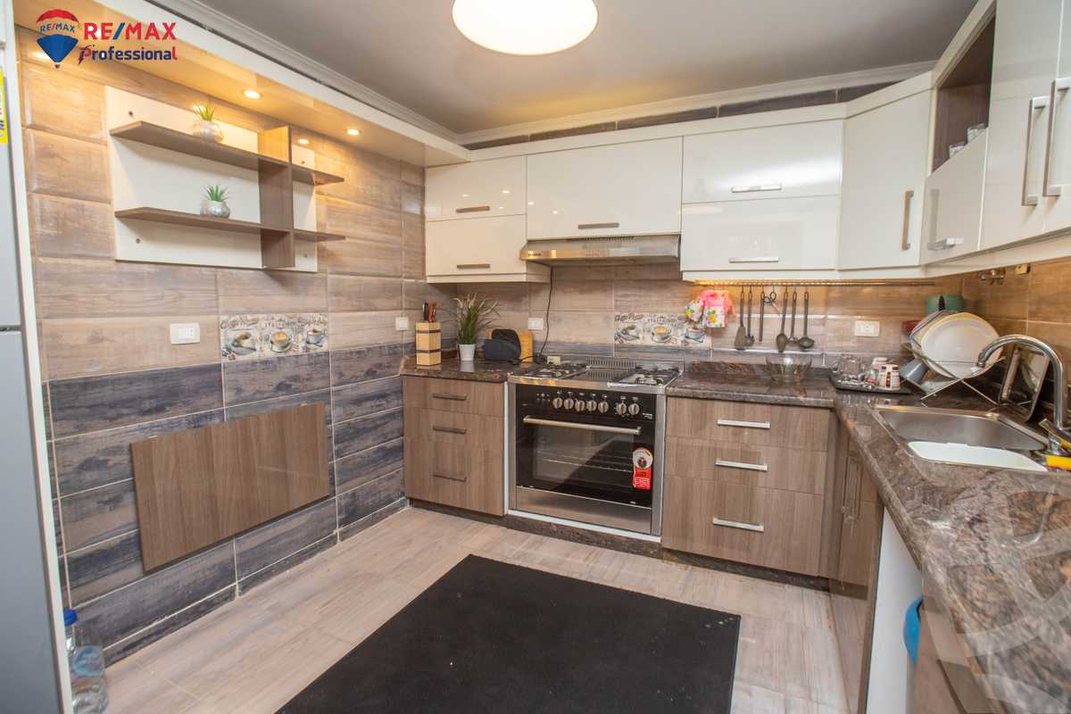 https://aqarmap.com.eg/ar/listing/4221330-for-sale-alexandria-el-montazah-compounds-royal-plaza-compound-al-halawany