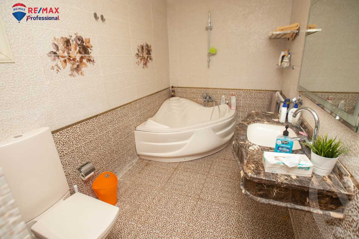 https://aqarmap.com.eg/ar/listing/4221330-for-sale-alexandria-el-montazah-compounds-royal-plaza-compound-al-halawany
