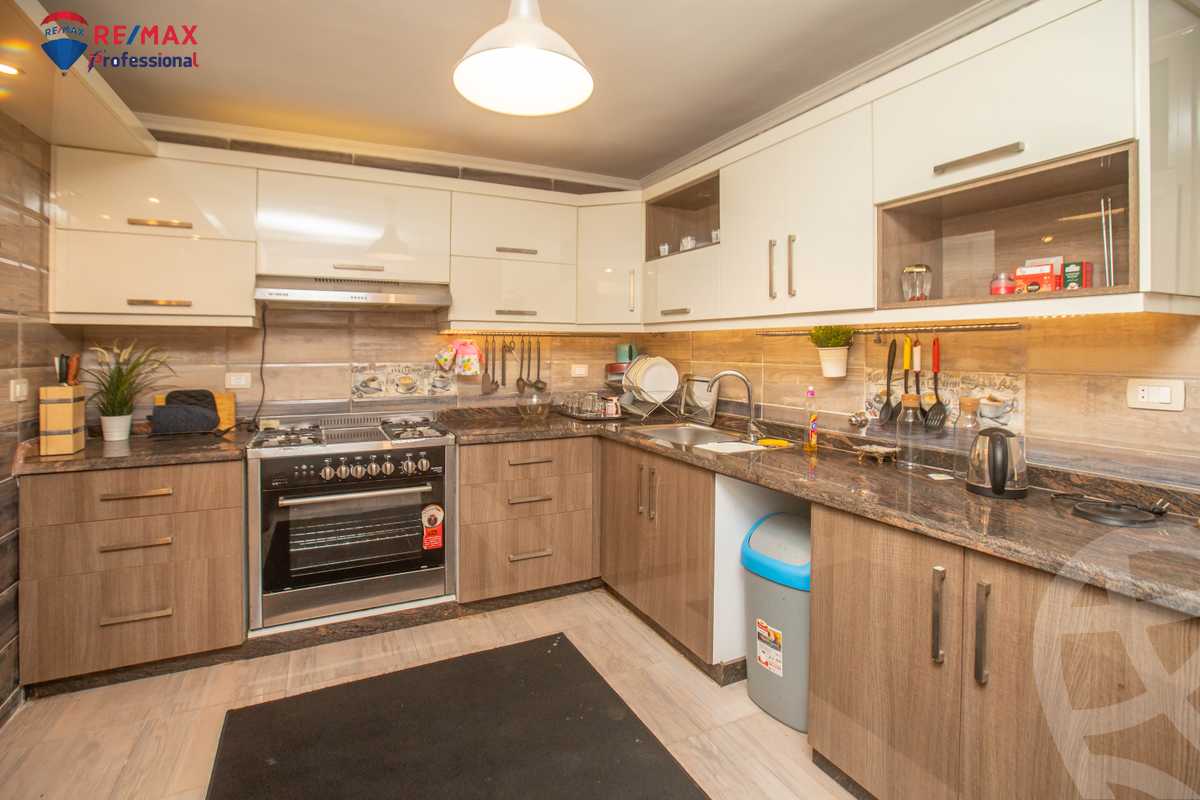 https://aqarmap.com.eg/ar/listing/4221330-for-sale-alexandria-el-montazah-compounds-royal-plaza-compound-al-halawany
