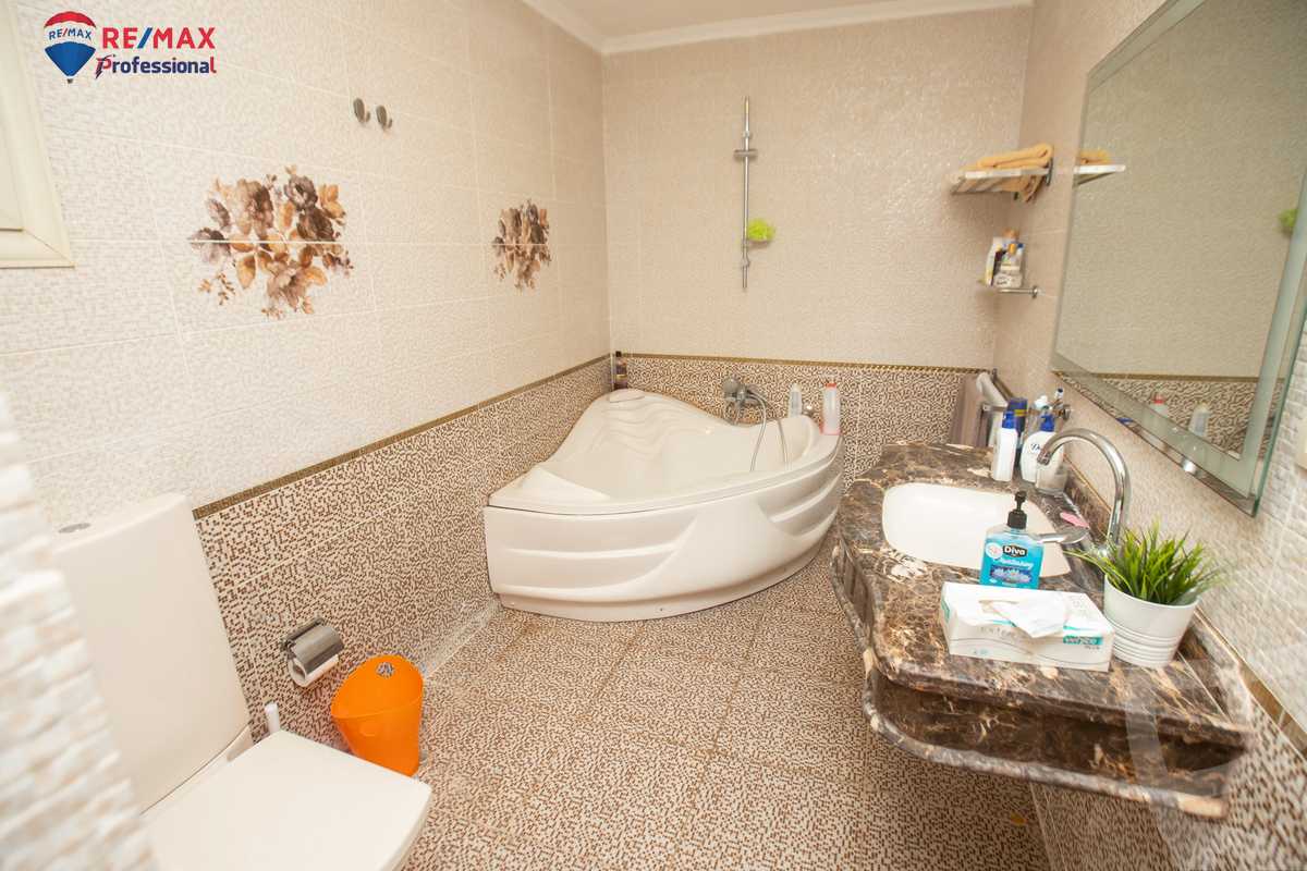 https://aqarmap.com.eg/ar/listing/4221538-for-sale-alexandria-el-montazah-compounds-royal-plaza-compound-al-halawany