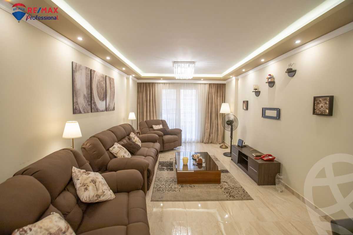 https://aqarmap.com.eg/ar/listing/4221538-for-sale-alexandria-el-montazah-compounds-royal-plaza-compound-al-halawany