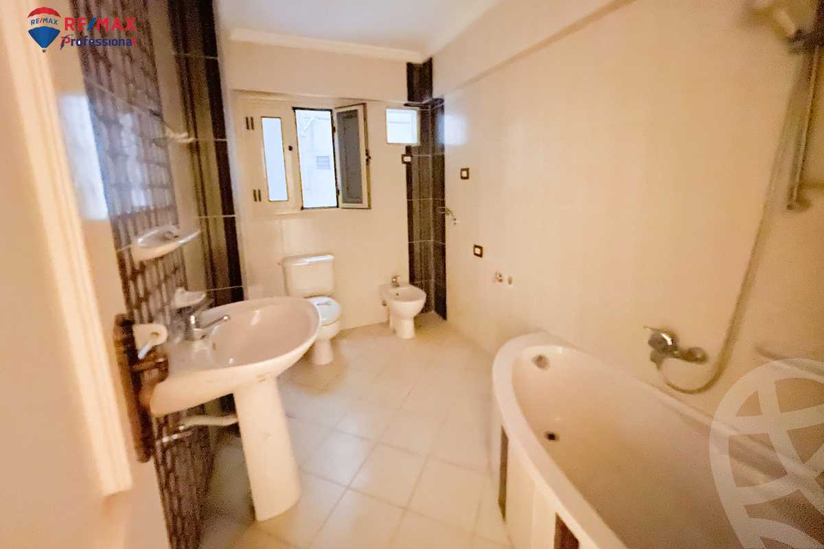 https://aqarmap.com.eg/ar/listing/4221924-for-rent-alexandria-glim-shr-ljysh