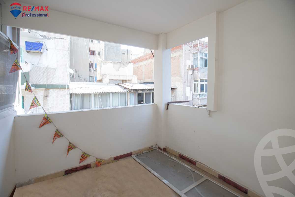 https://aqarmap.com.eg/en/listing/4263247-for-sale-alexandria-ganaklis-shr-mrtdy-bsh
