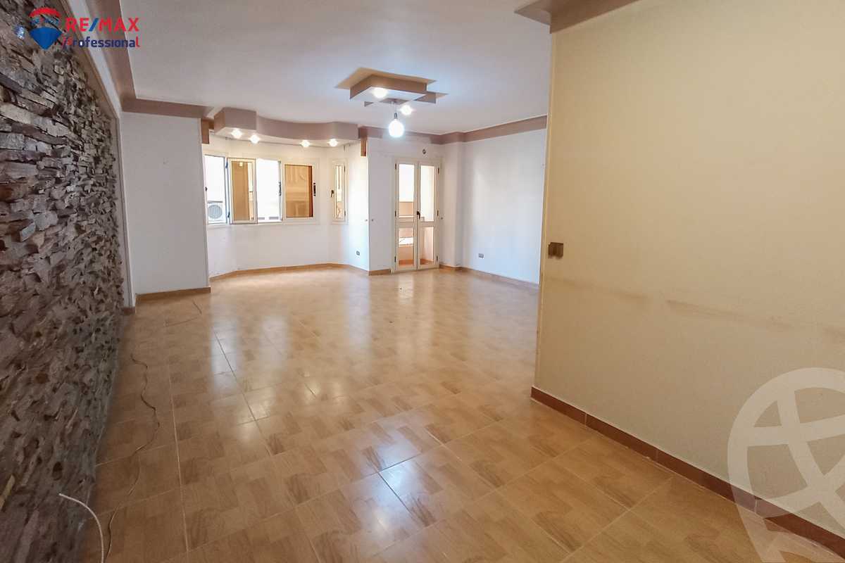 https://aqarmap.com.eg/en/listing/4284514-for-rent-alexandria-lauran-shaarawy-st