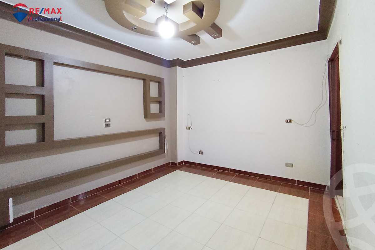 https://aqarmap.com.eg/en/listing/4284514-for-rent-alexandria-lauran-shaarawy-st