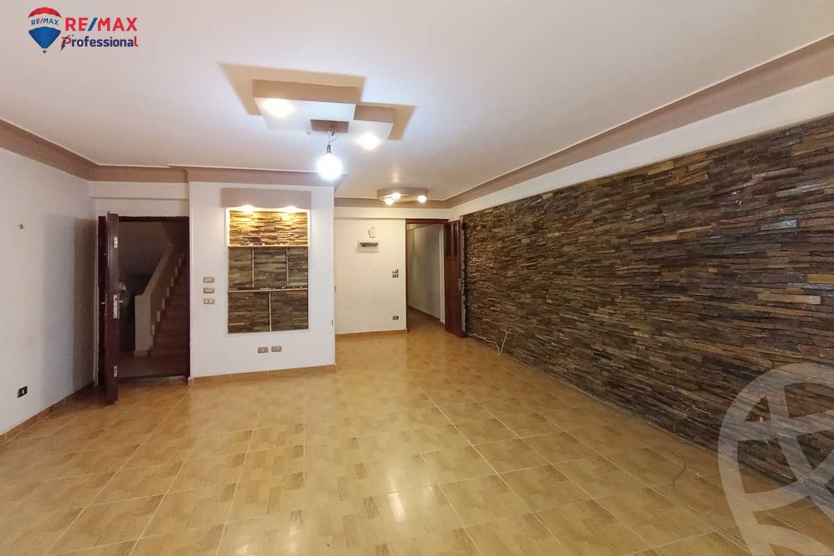 https://aqarmap.com.eg/en/listing/4284514-for-rent-alexandria-lauran-shaarawy-st