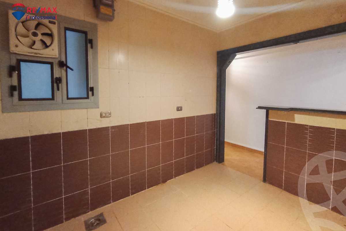 https://aqarmap.com.eg/en/listing/4284514-for-rent-alexandria-lauran-shaarawy-st