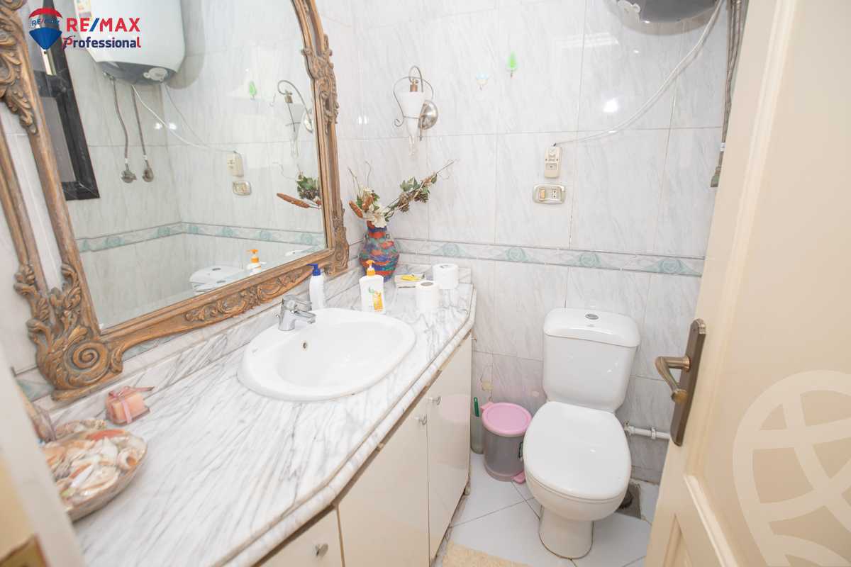 https://aqarmap.com.eg/ar/listing/4292483-for-sale-alexandria-lauran-mohammed-al-eqbal-st