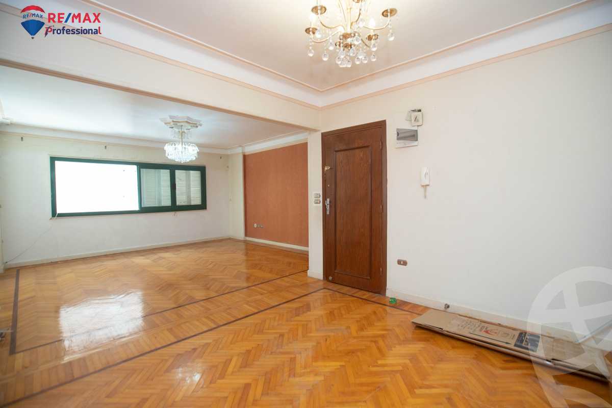 https://aqarmap.com.eg/en/listing/4298997-for-sale-alexandria-bolekly-abd-el-salam-aref-st