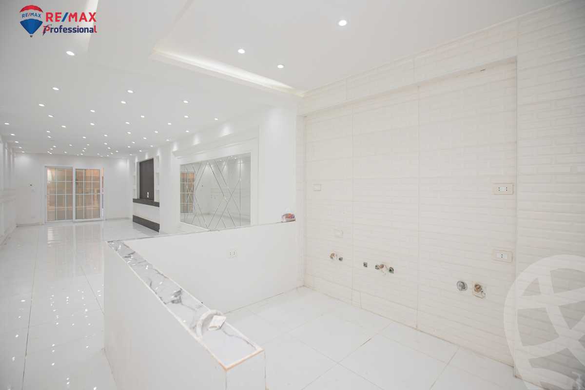 https://aqarmap.com.eg/en/listing/4304552-for-sale-alexandria-kafr-abdo-mohamed-safwat-st