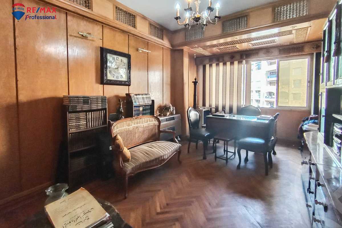 https://aqarmap.com.eg/en/listing/4309453-for-rent-alexandria-el-azarita-champollion-st