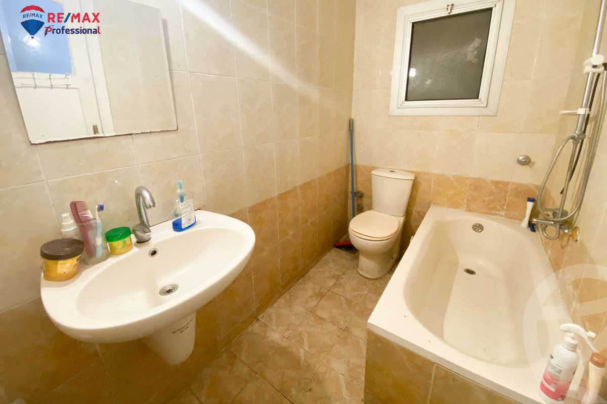 https://aqarmap.com.eg/ar/listing/4351180-for-sale-alexandria-el-montazah-compounds-royal-plaza-compound-al-halawany
