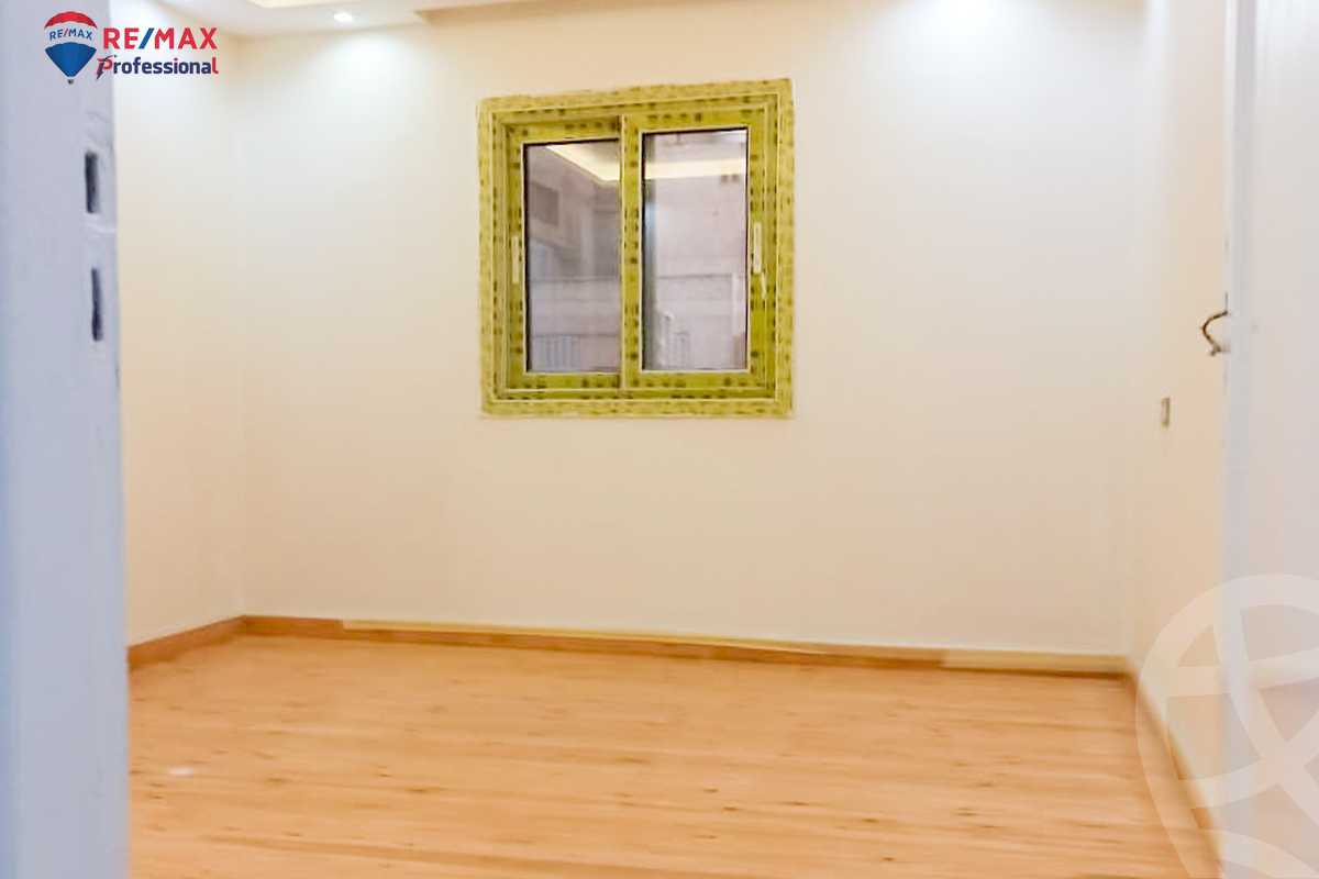 https://aqarmap.com.eg/ar/listing/4387946-for-sale-alexandria-miami-shr-jml-bd-lnsr