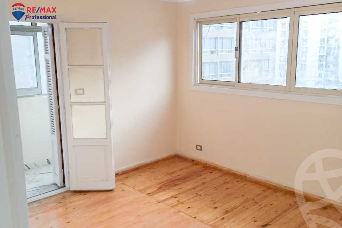 https://aqarmap.com.eg/ar/listing/4387946-for-sale-alexandria-miami-shr-jml-bd-lnsr