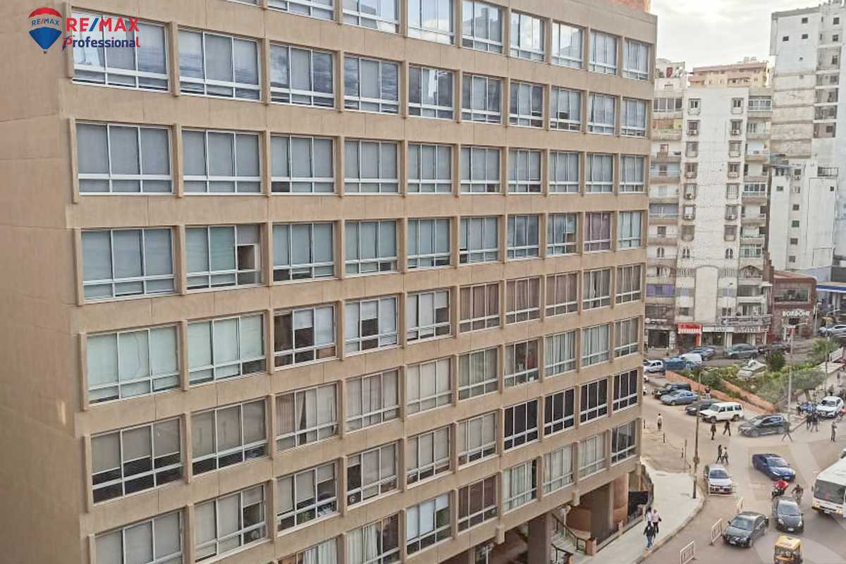 https://aqarmap.com.eg/ar/listing/4387946-for-sale-alexandria-miami-shr-jml-bd-lnsr