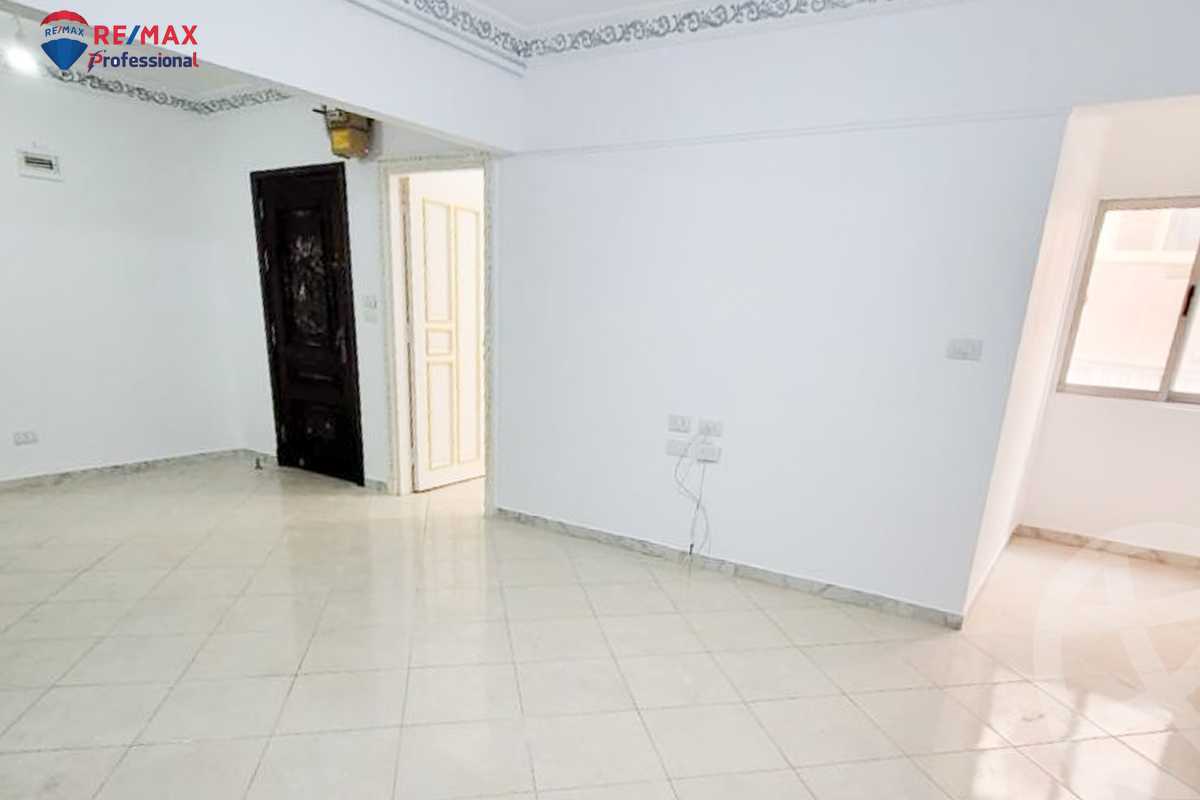 https://aqarmap.com.eg/en/listing/4390116-for-rent-alexandria-ganaklis-shr-mrtdy-bsh