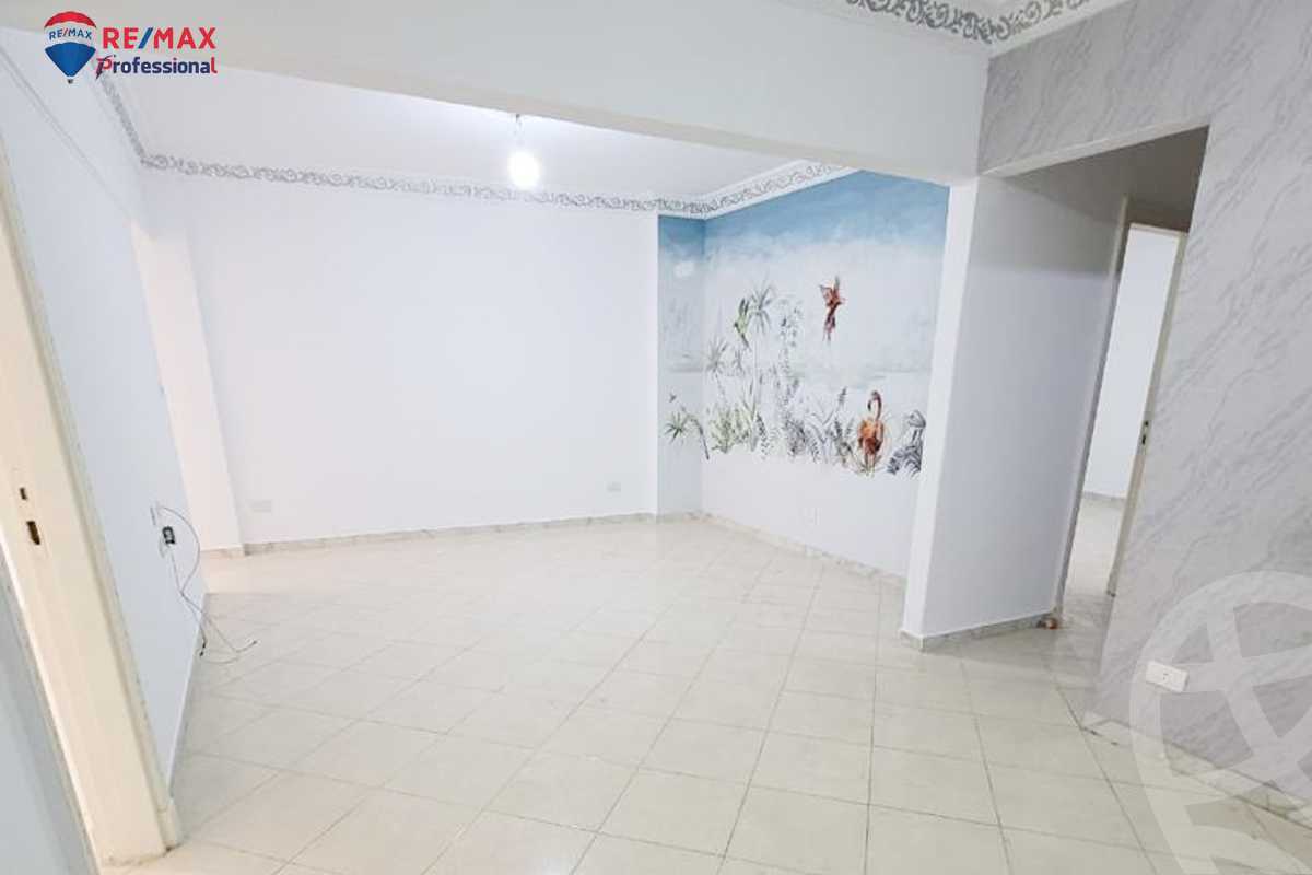 https://aqarmap.com.eg/en/listing/4390116-for-rent-alexandria-ganaklis-shr-mrtdy-bsh
