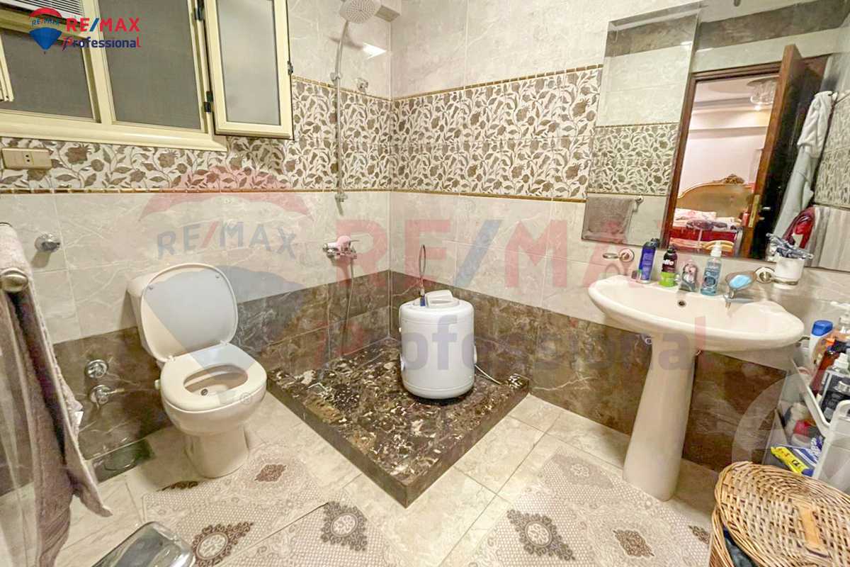 https://aqarmap.com.eg/ar/listing/4419482-for-sale-alexandria-sn-styfnw-mahmoud-farghaly-st