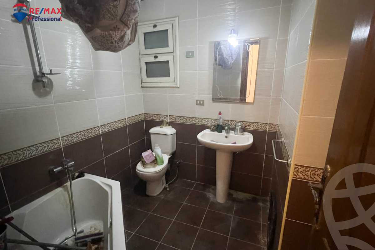 https://aqarmap.com.eg/ar/listing/6357004-for-rent-alexandria-lauran-shaarawy-st