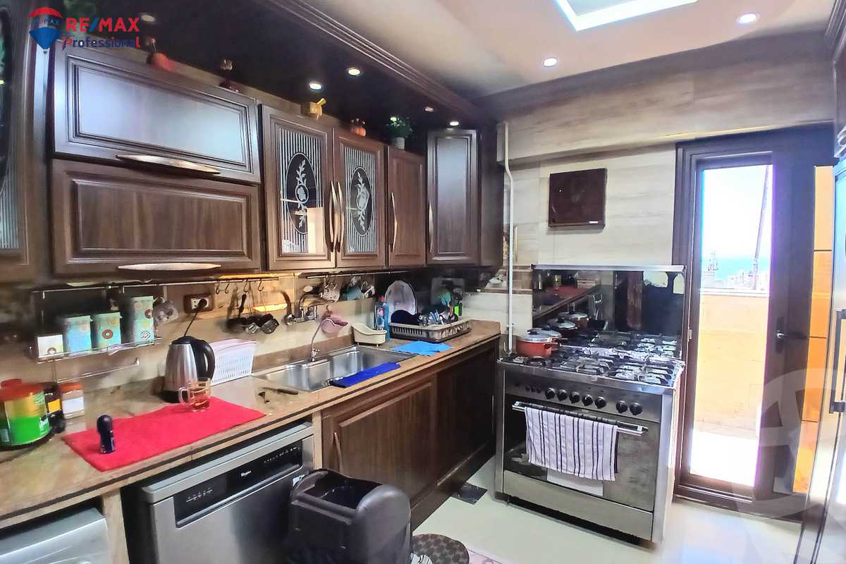 https://aqarmap.com.eg/en/listing/6357058-for-sale-alexandria-el-chatby-aflaton-st