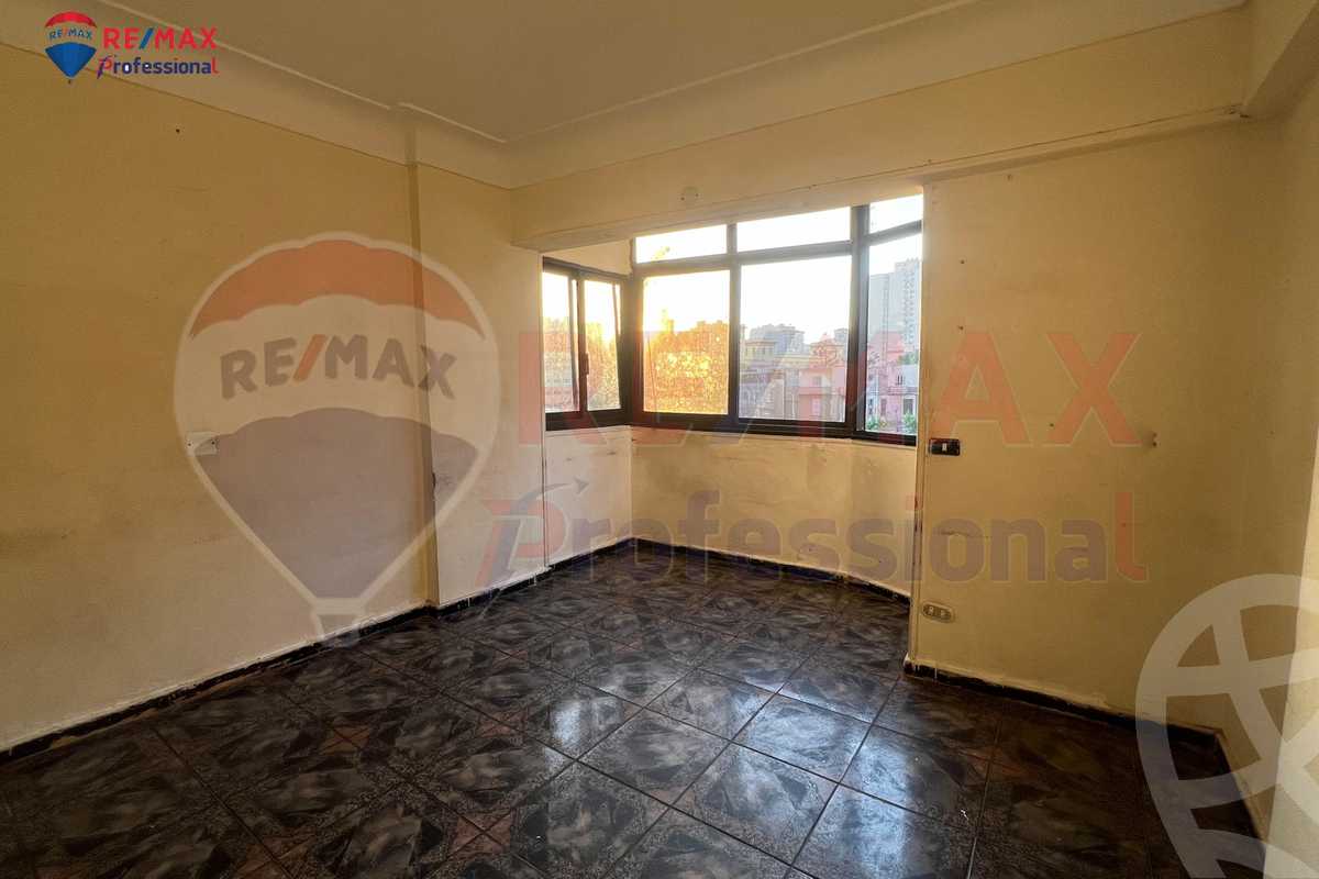 https://aqarmap.com.eg/ar/listing/6374399-for-sale-alexandria-sydy-bshr-shr-mlk-hfny