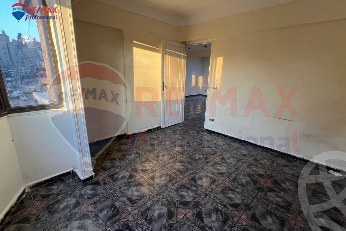 https://aqarmap.com.eg/ar/listing/6374399-for-sale-alexandria-sydy-bshr-shr-mlk-hfny
