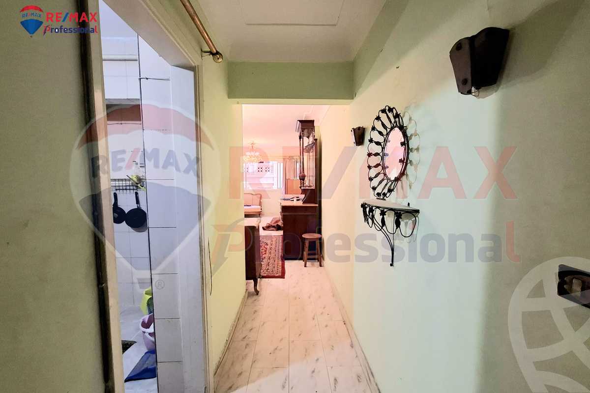 https://aqarmap.com.eg/ar/listing/6374759-for-sale-alexandria-bolekly-abd-el-salam-aref-st