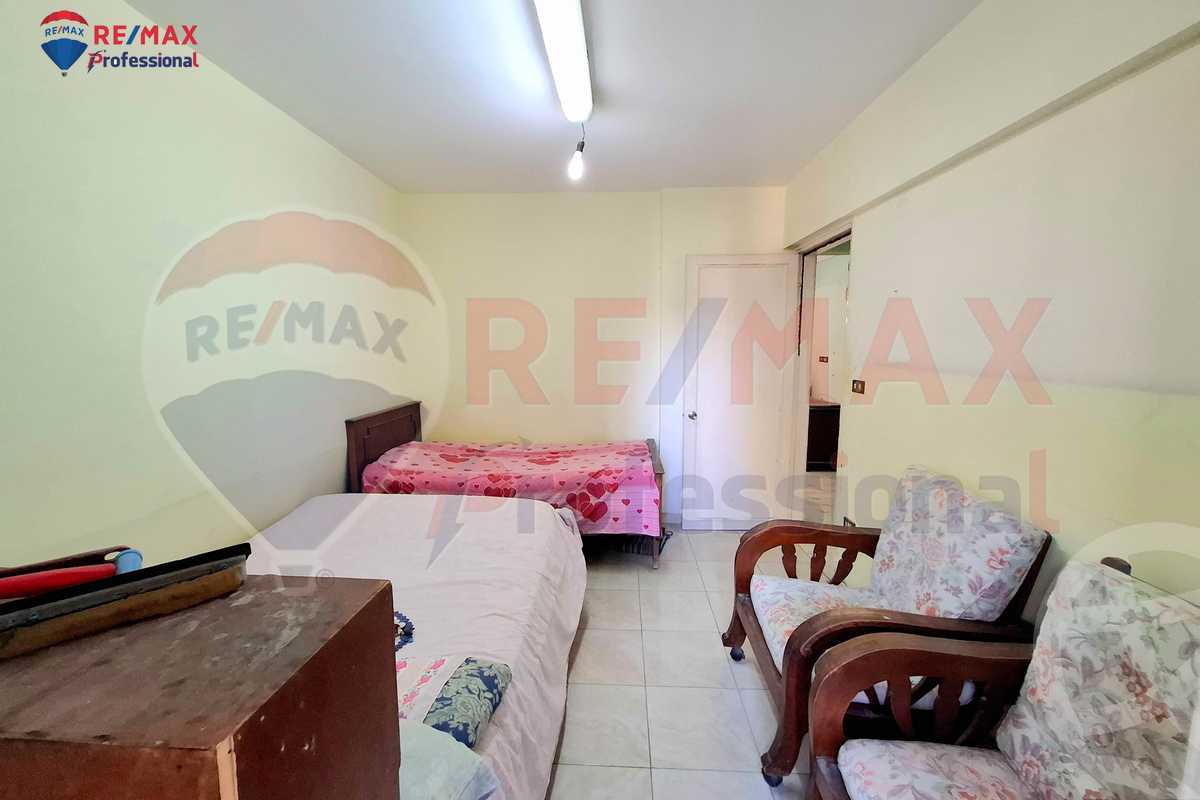 https://aqarmap.com.eg/ar/listing/6374759-for-sale-alexandria-bolekly-abd-el-salam-aref-st