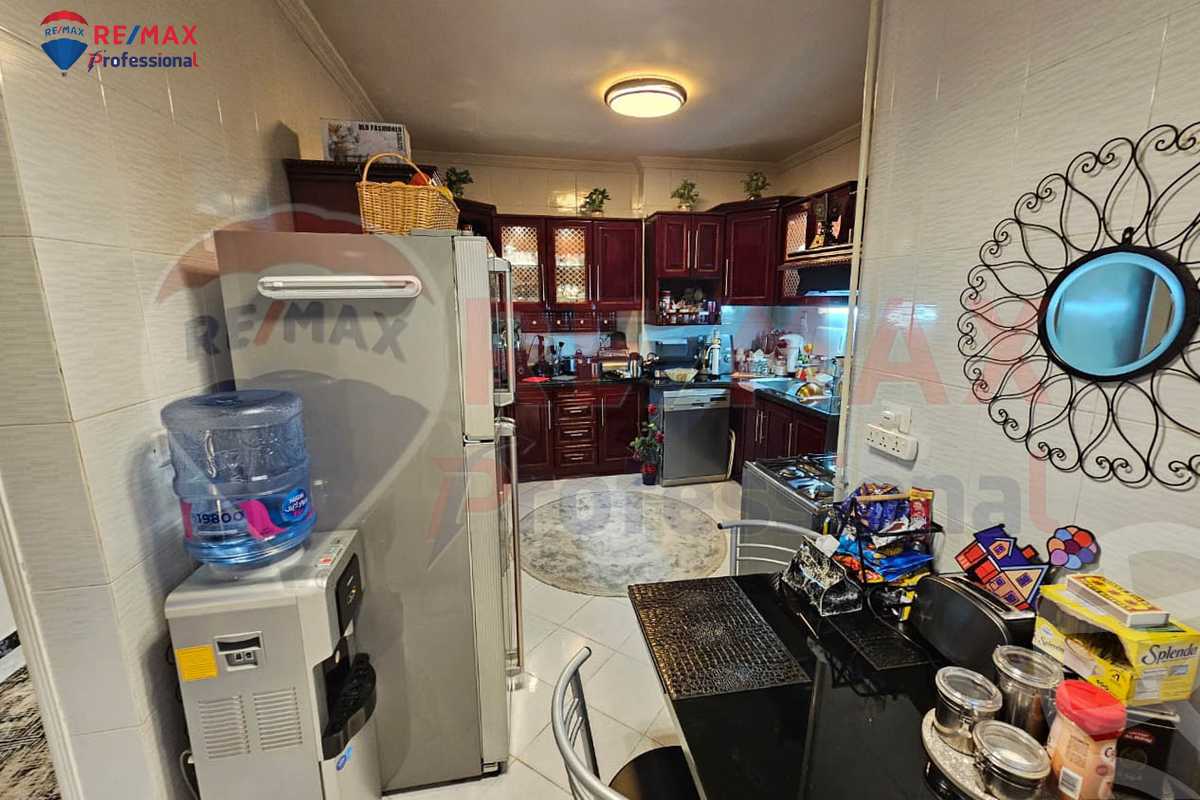 https://aqarmap.com.eg/ar/listing/6374979-for-sale-alexandria-sporting-shr-bwr-s-yd