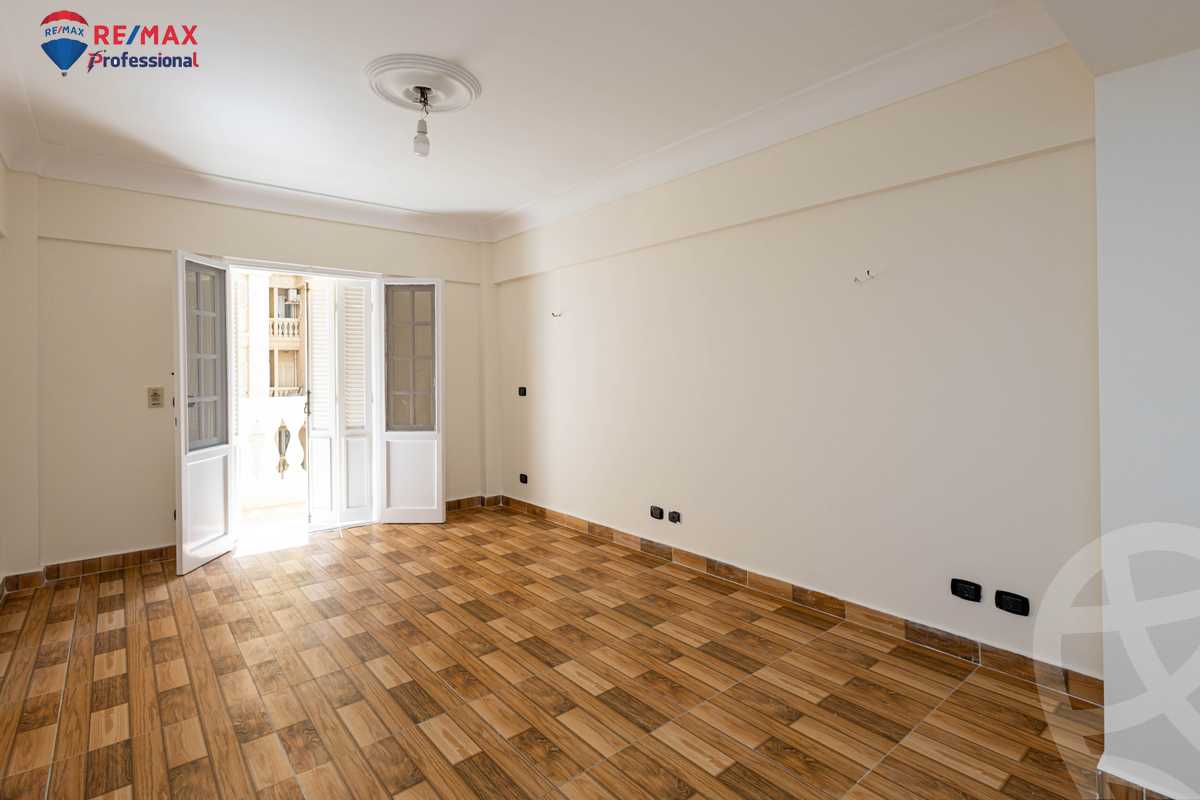 https://aqarmap.com.eg/en/listing/6385104-for-sale-alexandria-glim-shr-ljysh