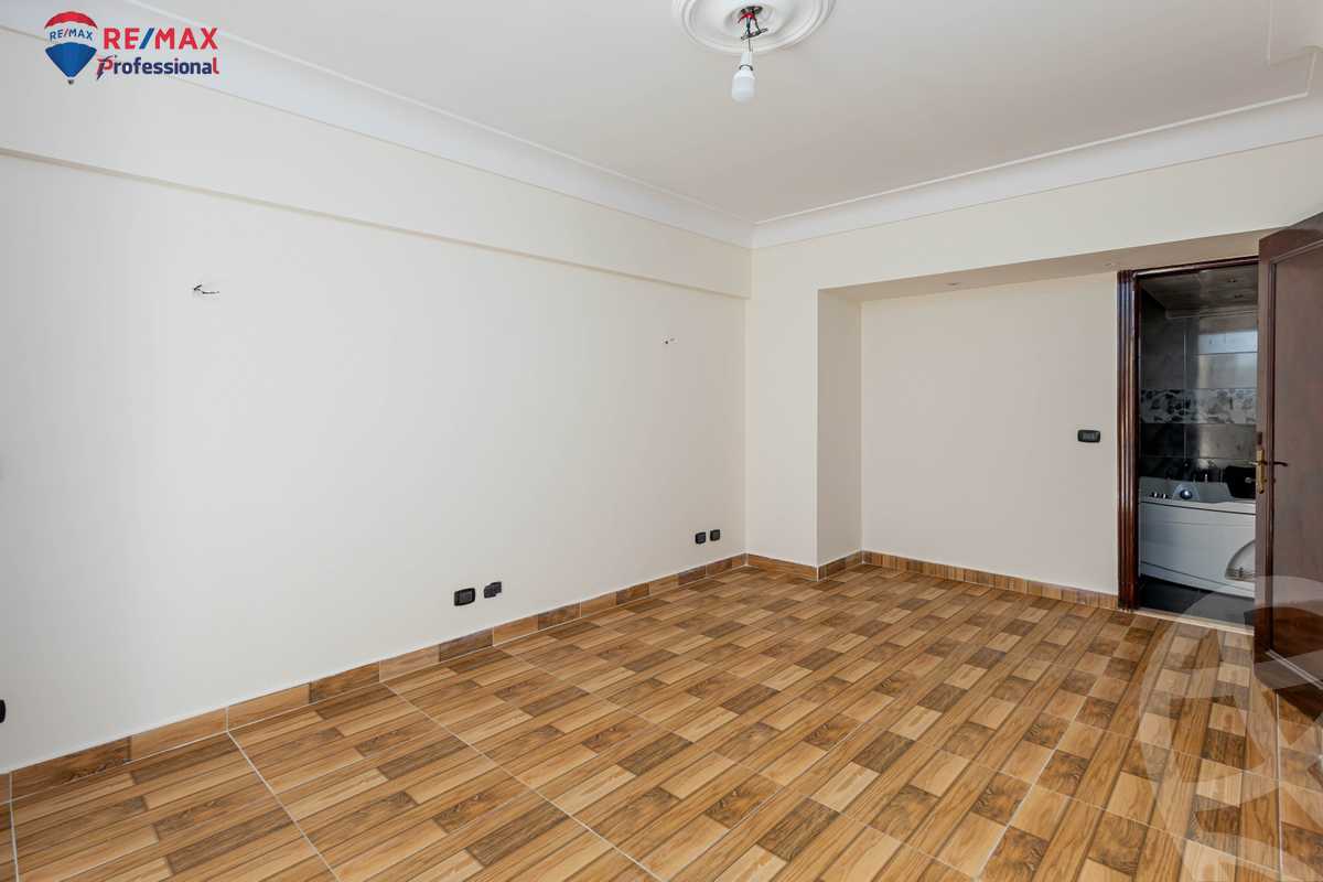 https://aqarmap.com.eg/en/listing/6385104-for-sale-alexandria-glim-shr-ljysh