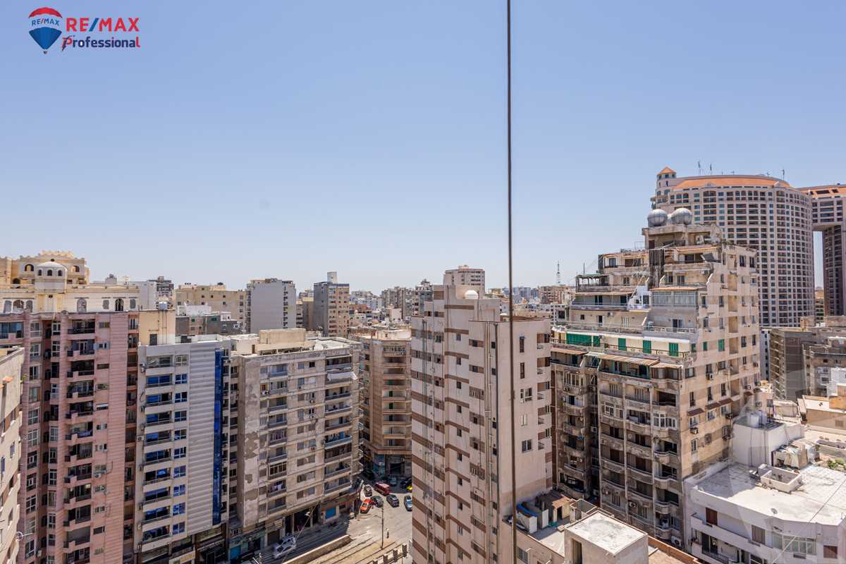 https://aqarmap.com.eg/ar/listing/6459480-for-sale-alexandria-sn-styfnw-san-stefano-grand-plaza