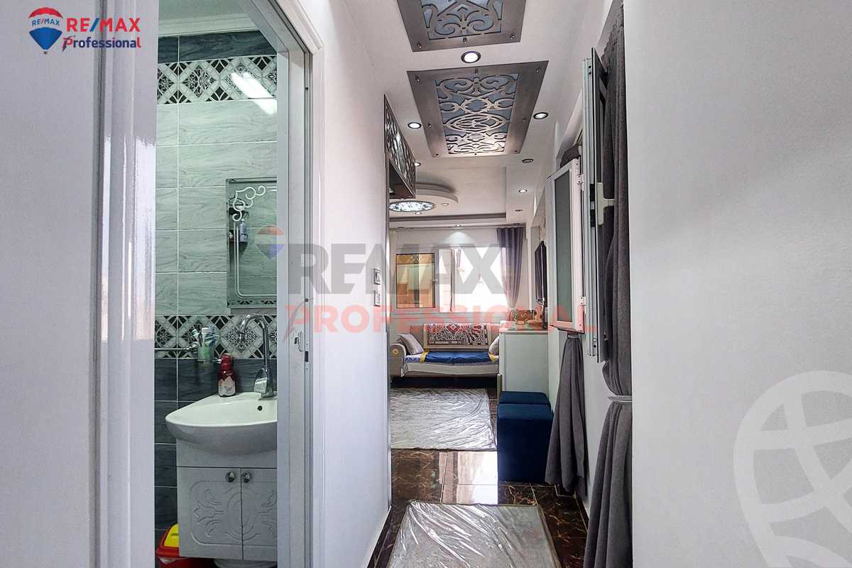 https://aqarmap.com.eg/en/listing/6571260-for-sale-alexandria-el-chatby-omar-lotfy-st