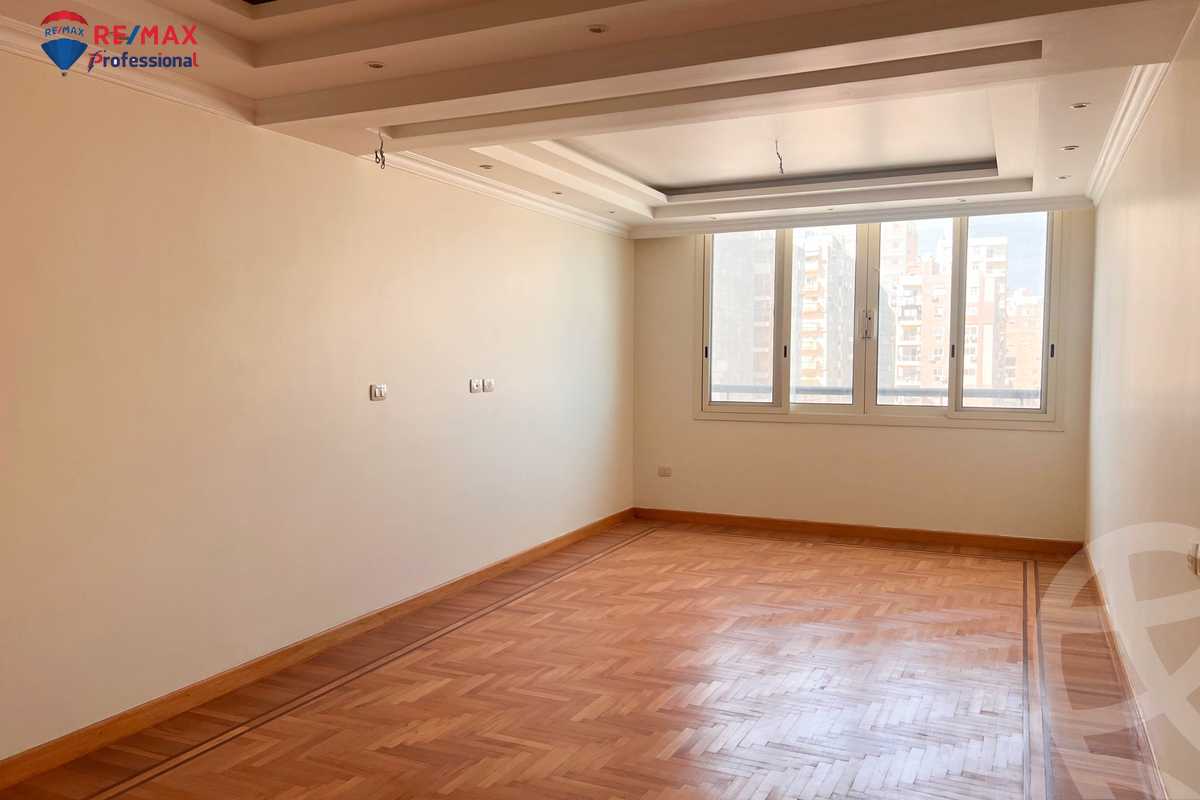 https://aqarmap.com.eg/ar/listing/6591003-for-sale-alexandria-sporting-abou-quer-st