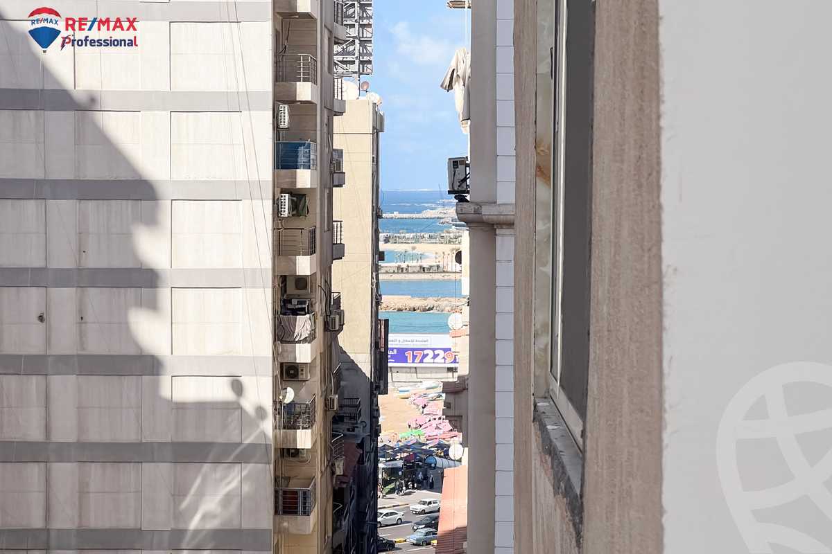 https://aqarmap.com.eg/en/listing/6601245-for-sale-alexandria-glim-mostafa-maher-st