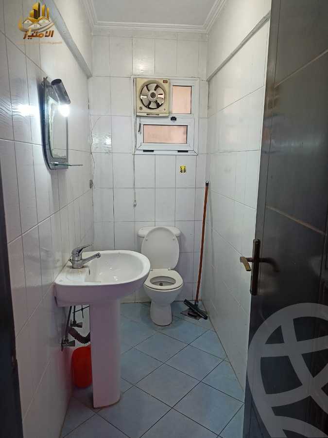 https://aqarmap.com.eg/ar/listing/4273387-for-rent-alexandria-miami-el-gaish-rd-st