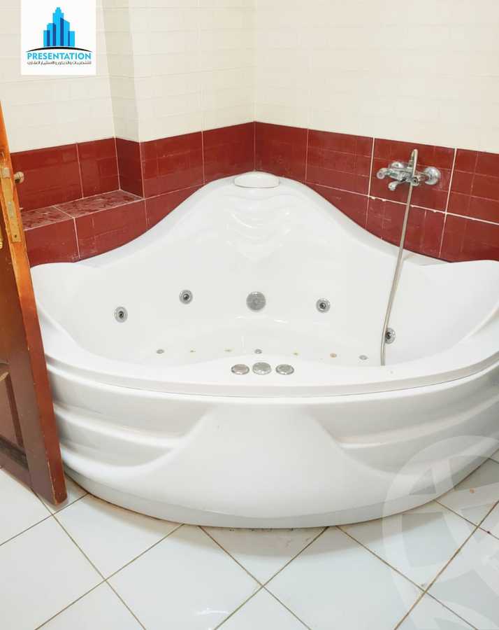 https://aqarmap.com.eg/ar/listing/4264448-for-sale-cairo-al-oubour-el-hay-el-sabaa-el-fareq-abd-el-moneam-ryad-st