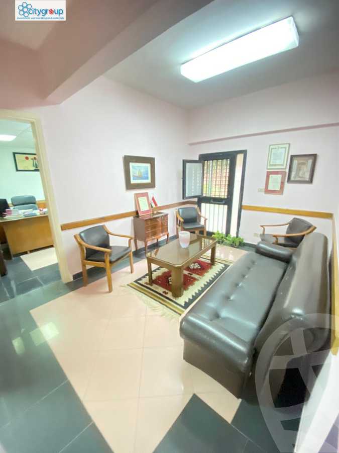 https://aqarmap.com.eg/ar/listing/5383745-for-rent-cairo-el-maadi-sarayat-el-maadi-street-18