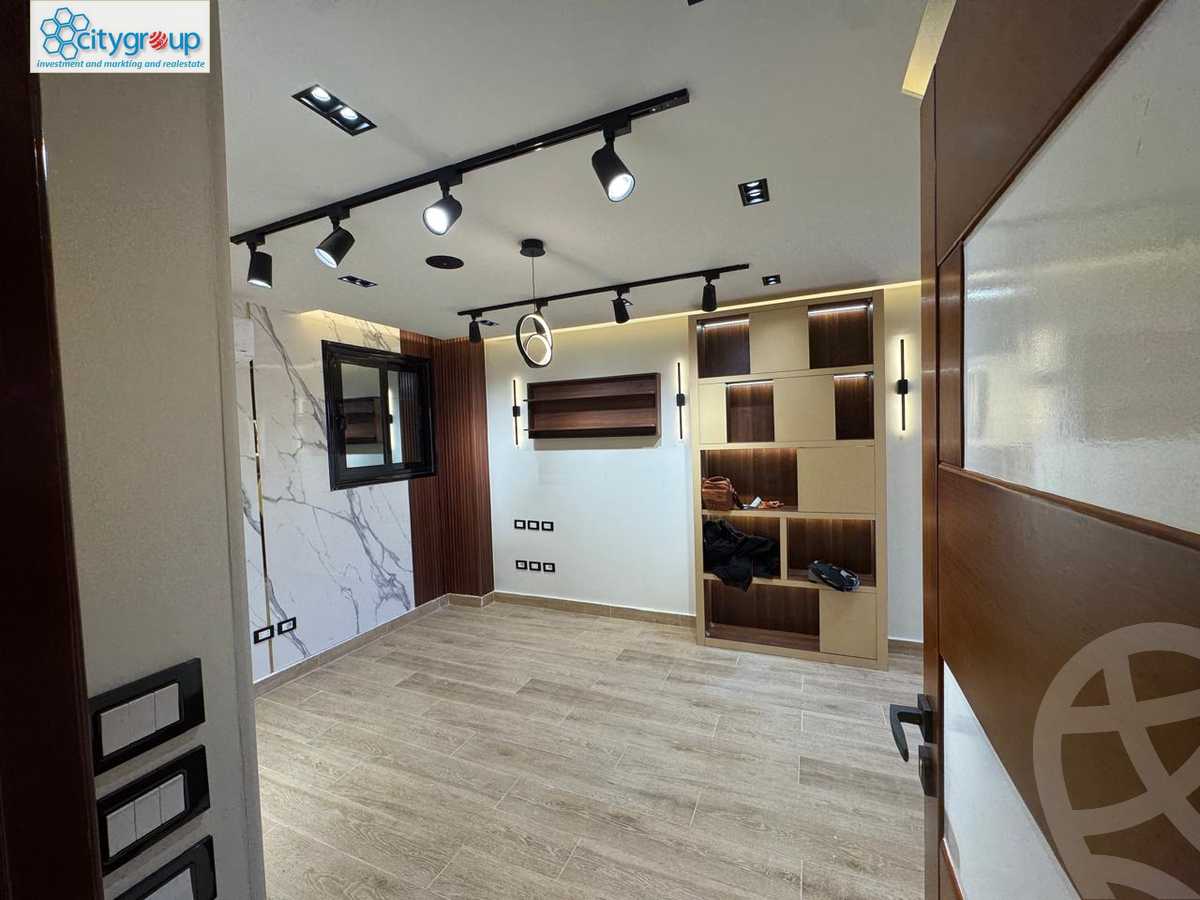 https://aqarmap.com.eg/ar/listing/5806245-for-rent-cairo-el-maadi-compounds-rayhanah-plaza