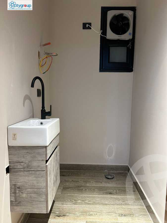 https://aqarmap.com.eg/ar/listing/5886021-for-rent-cairo-el-maadi-compounds-rayhanah-plaza
